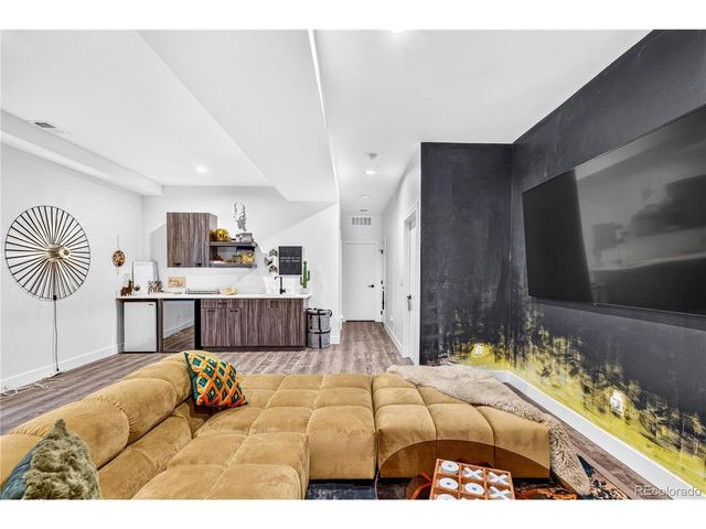 2210 S Sherman St, Denver, CO 80210
