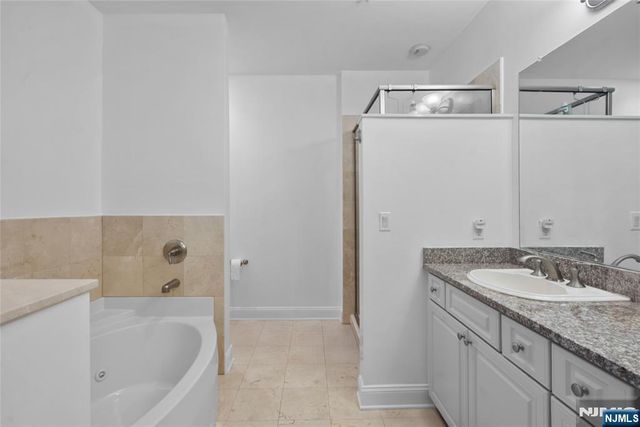 20 Ave At Port Imperial 403, West New York, NJ 07093