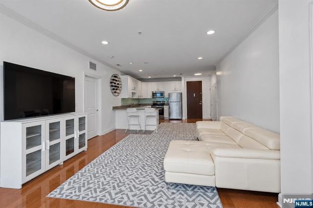 20 Ave At Port Imperial 403, West New York, NJ 07093