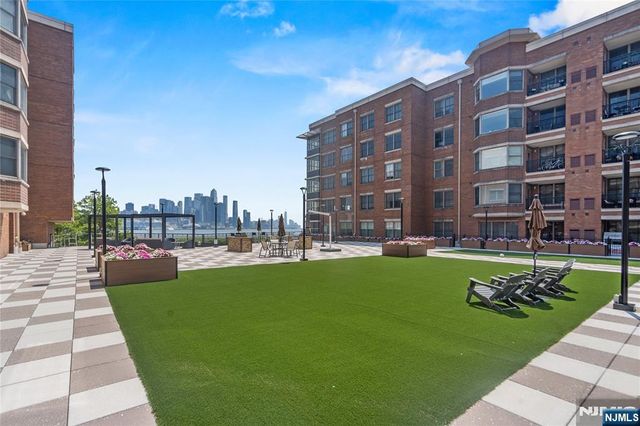 20 Ave At Port Imperial 403, West New York, NJ 07093