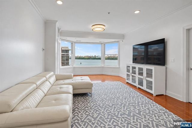 20 Ave At Port Imperial 403, West New York, NJ 07093