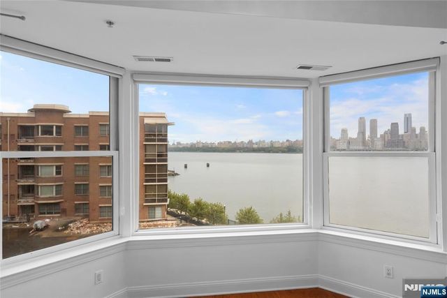 20 Ave At Port Imperial 403, West New York, NJ 07093