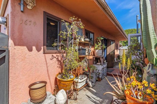 1674-1676 Cable St, San Diego, CA 92107