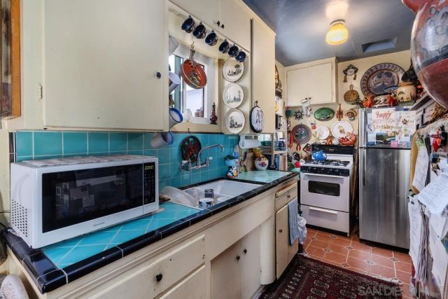 1674-1676 Cable St, San Diego, CA 92107