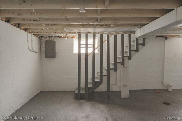 474 N Saginaw Street, Pontiac, MI 48342