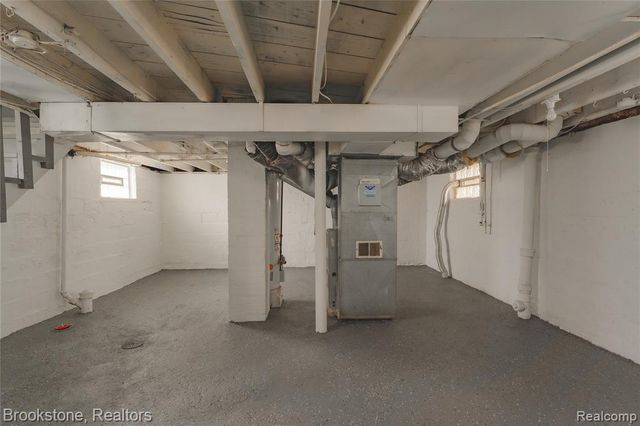 474 N Saginaw Street, Pontiac, MI 48342