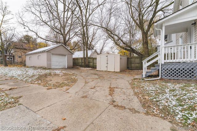 474 N Saginaw Street, Pontiac, MI 48342