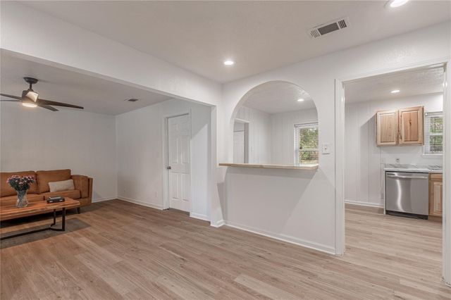 1414 23rd Street, Huntsville, TX 77340