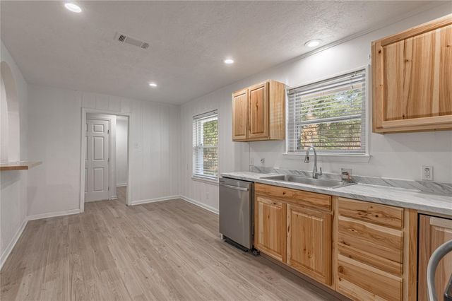 1414 23rd Street, Huntsville, TX 77340