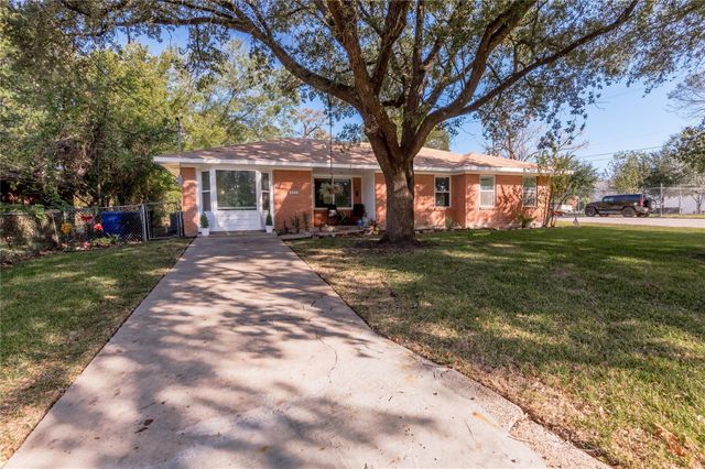 1414 23rd Street, Huntsville, TX 77340