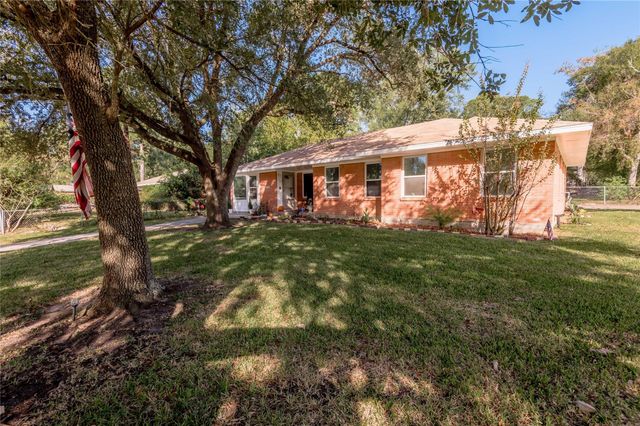 1414 23rd Street, Huntsville, TX 77340