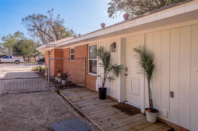 1414 23rd Street, Huntsville, TX 77340