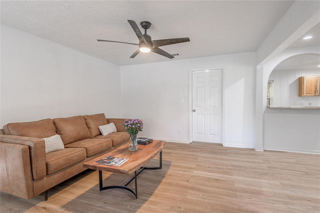 1414 23rd Street, Huntsville, TX 77340