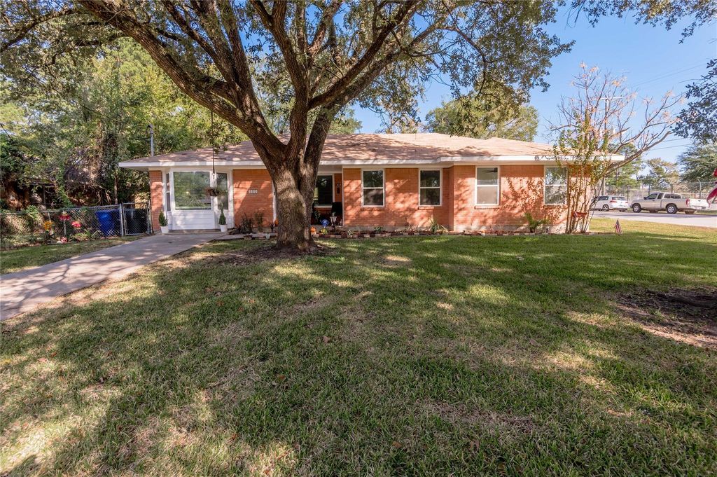 1414 23rd Street, Huntsville, TX 77340