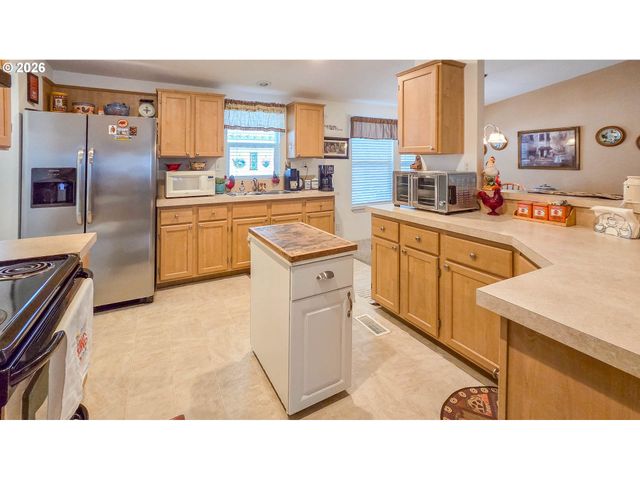 1000 E CENTRAL Ave 51, Sutherlin, OR 97479