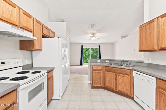 1302 Benton Lake Drive E, Deland, FL 32724