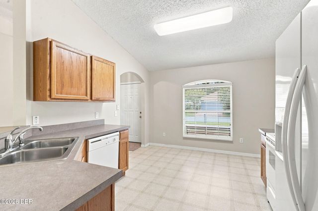 1302 Benton Lake Drive E, Deland, FL 32724