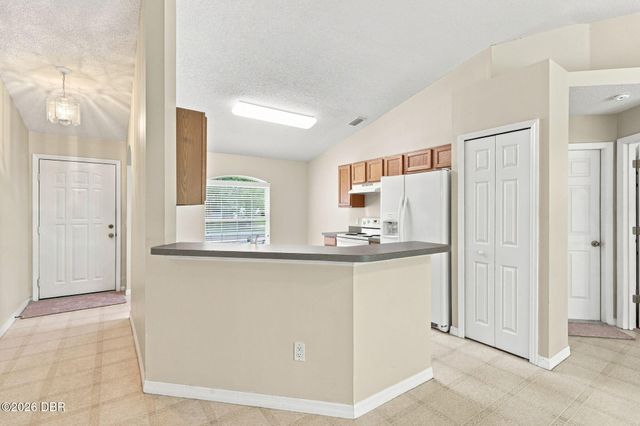 1302 Benton Lake Drive E, Deland, FL 32724