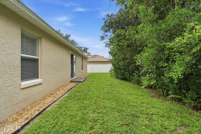 1302 Benton Lake Drive E, Deland, FL 32724