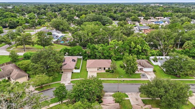 1302 Benton Lake Drive E, Deland, FL 32724