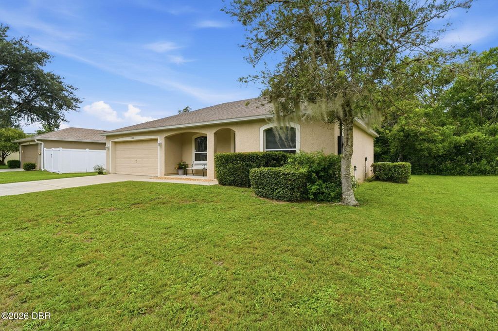 1302 Benton Lake Drive E, Deland, FL 32724