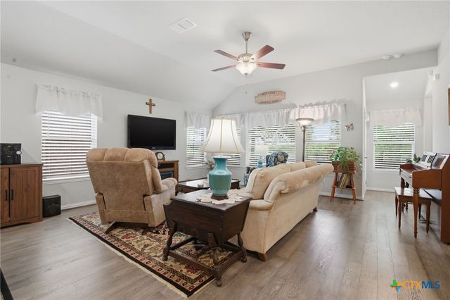 8512 Tulocay Blanca, Boerne, TX 78015