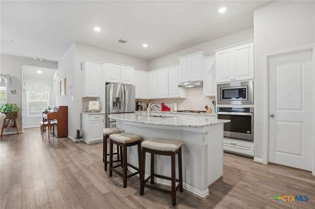 8512 Tulocay Blanca, Boerne, TX 78015