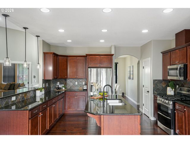 920 HIGHLAND St, Stayton, OR 97383