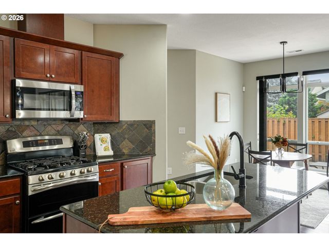 920 HIGHLAND St, Stayton, OR 97383