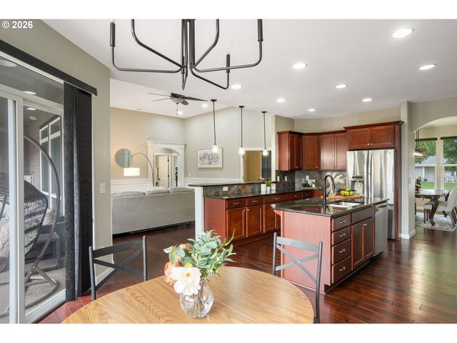 920 HIGHLAND St, Stayton, OR 97383