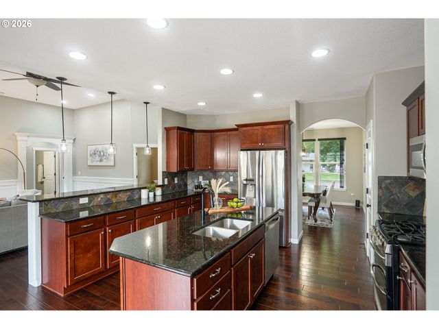 920 HIGHLAND St, Stayton, OR 97383