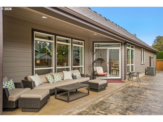 920 HIGHLAND St, Stayton, OR 97383