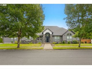 920 HIGHLAND St, Stayton, OR 97383