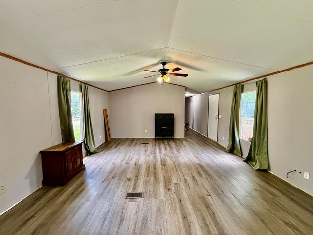 102 Western Way, Angleton, TX 77515