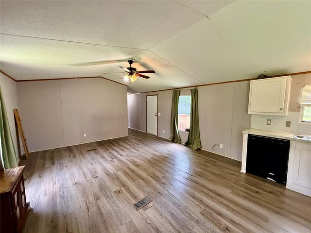 102 Western Way, Angleton, TX 77515