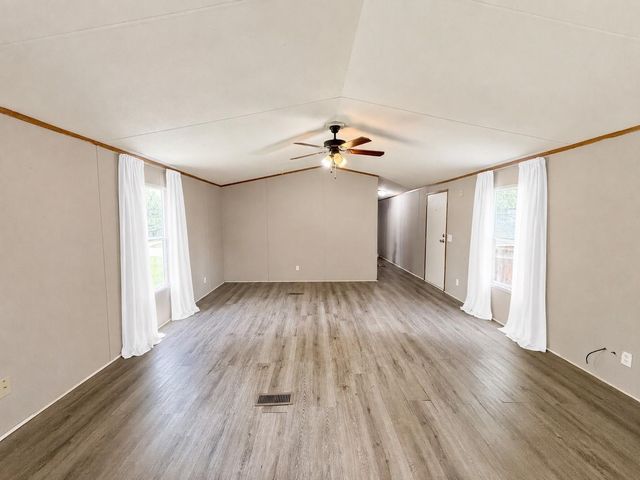 102 Western Way, Angleton, TX 77515
