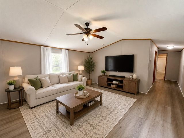 102 Western Way, Angleton, TX 77515