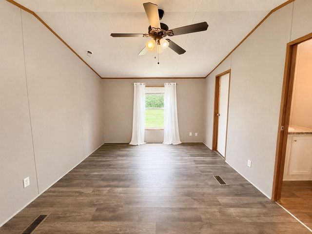 102 Western Way, Angleton, TX 77515
