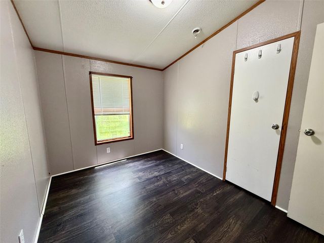 102 Western Way, Angleton, TX 77515