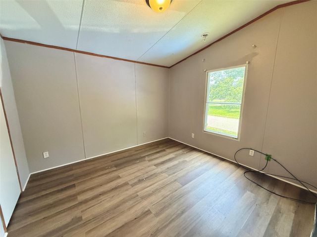 102 Western Way, Angleton, TX 77515