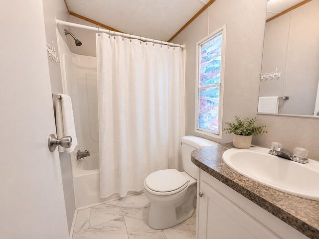 102 Western Way, Angleton, TX 77515