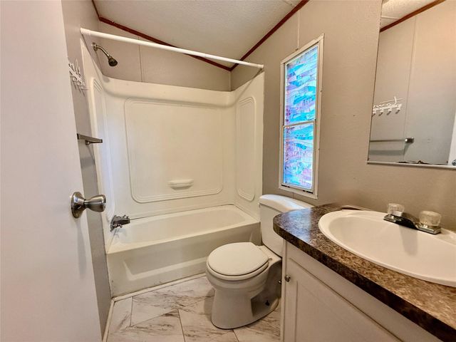 102 Western Way, Angleton, TX 77515