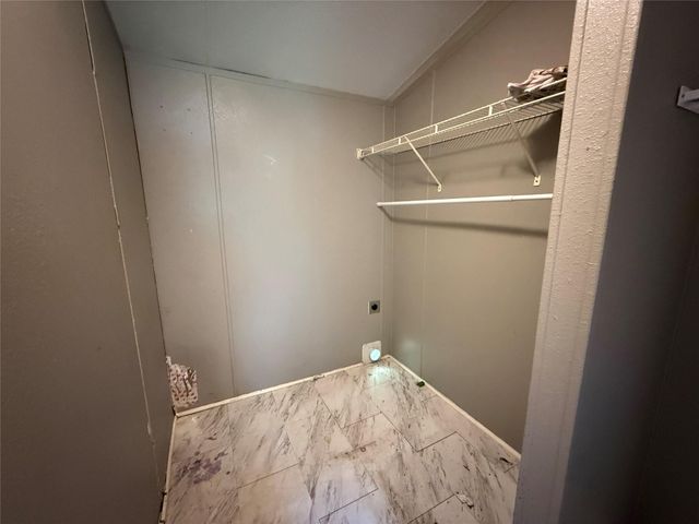 102 Western Way, Angleton, TX 77515