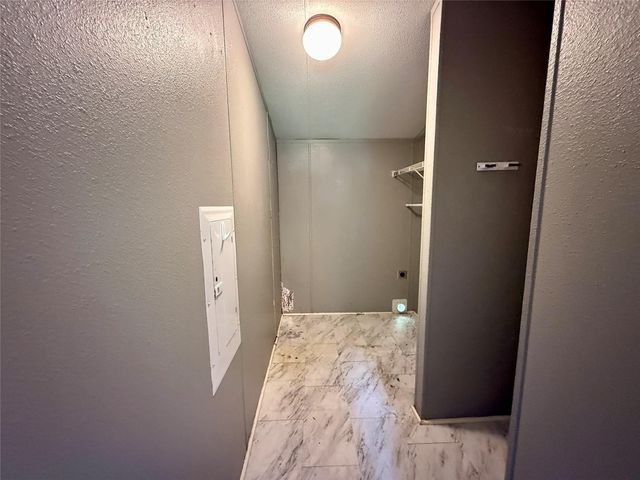 102 Western Way, Angleton, TX 77515