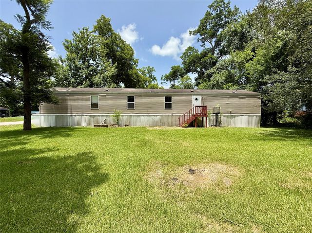 102 Western Way, Angleton, TX 77515