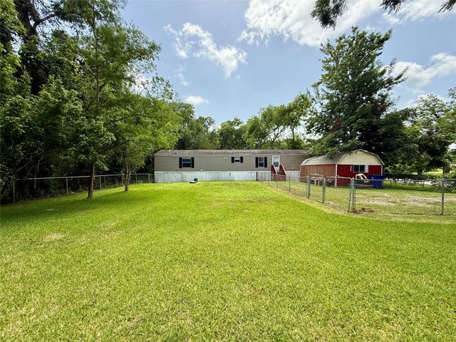 102 Western Way, Angleton, TX 77515