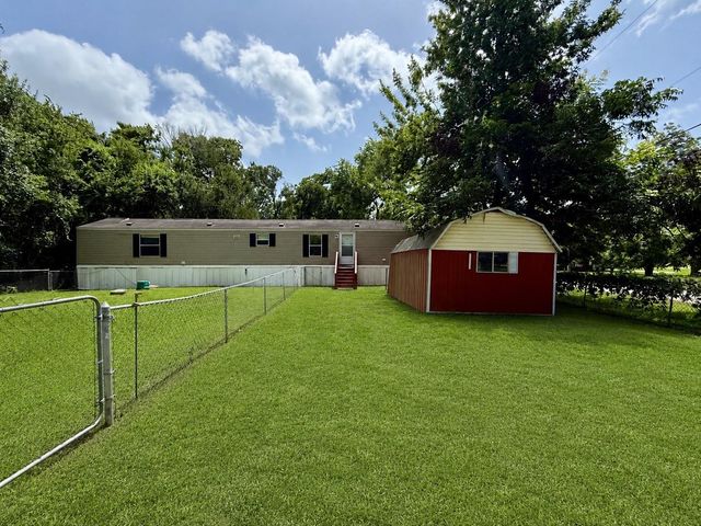 102 Western Way, Angleton, TX 77515