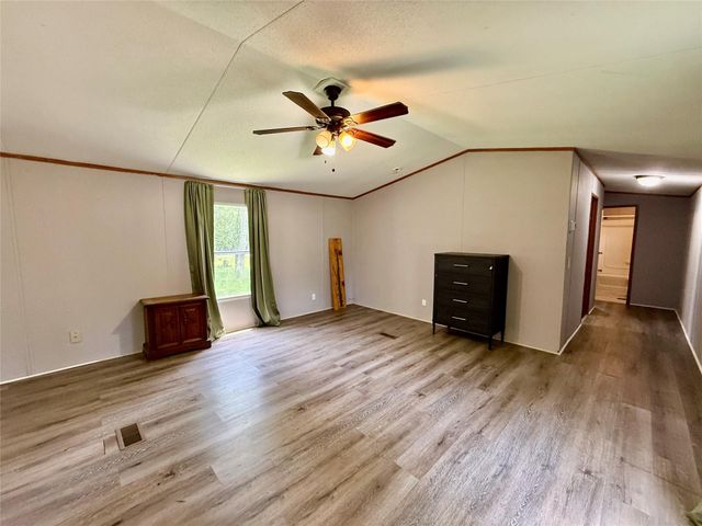 102 Western Way, Angleton, TX 77515