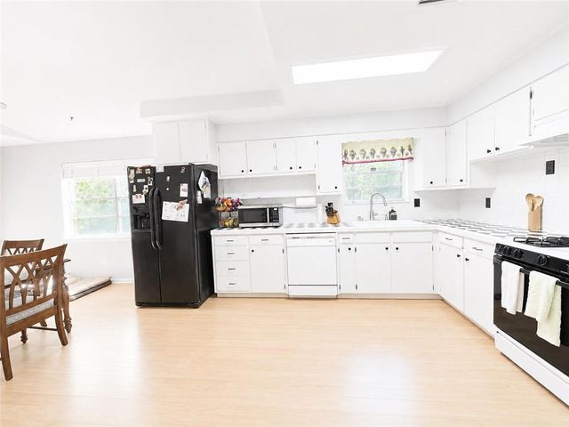 6641 Merlin Drive, Mobile, AL 36619