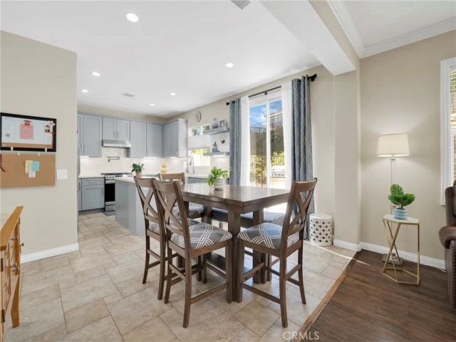 28541 Old Spanish Trail, Saugus, CA 91390